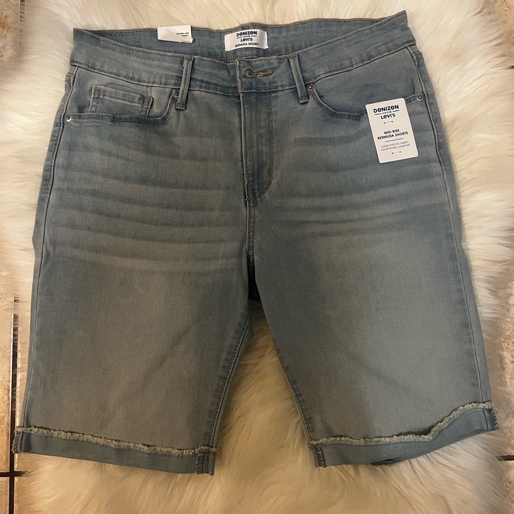 Women’s Denim Shorts size 10 new with tags